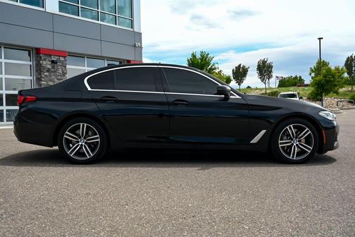 Black Sapphire Metallic 2021 BMW 530 i xDrive