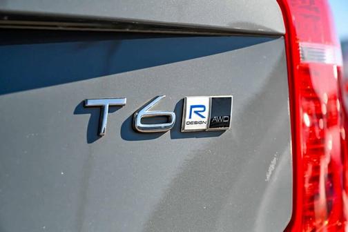 2020 Volvo XC90 T6 R-Design 7 Passenger