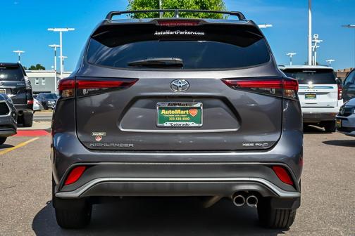 Magnetic Gray Metallic 2024 Toyota Highlander XSE