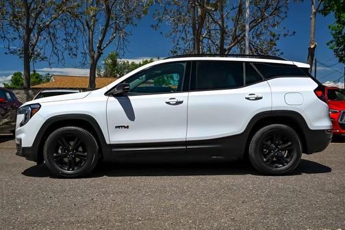 2023 GMC Terrain AT4