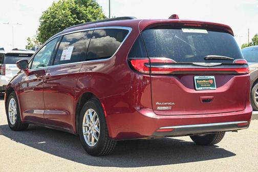 Velvet Red Pearlcoat 2022 Chrysler Pacifica Touring-L