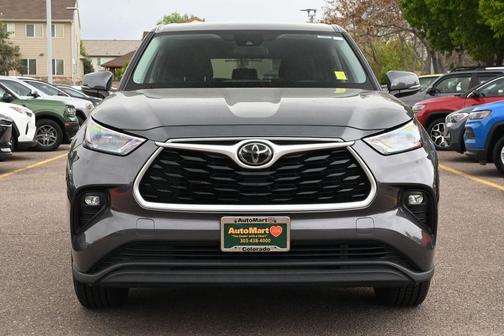 Magnetic Gray Metallic 2020 Toyota Highlander LE