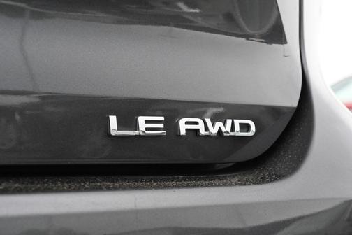 Magnetic Gray Metallic 2020 Toyota Highlander LE