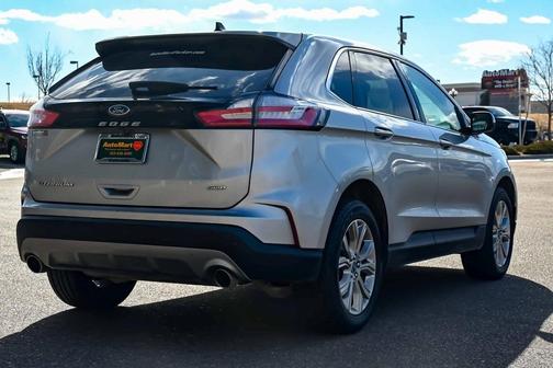 2022 Ford Edge Titanium
