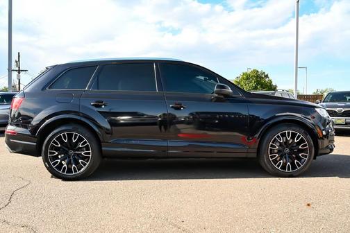 Orca Black Metallic 2018 Audi Q7 3.0T Prestige