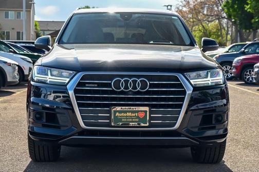 Orca Black Metallic 2018 Audi Q7 3.0T Prestige