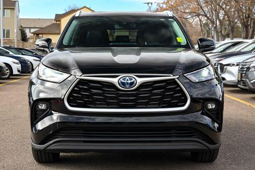 2022 Toyota Highlander Hybrid XLE