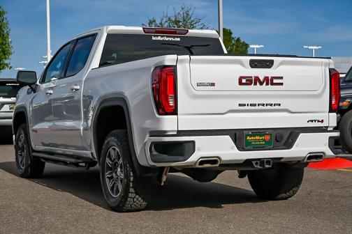 Summit White 2025 GMC Sierra 1500 AT4