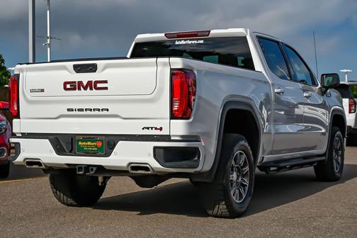 Summit White 2025 GMC Sierra 1500 AT4