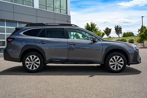 Magnetite Gray Metallic 2024 Subaru Outback Premium
