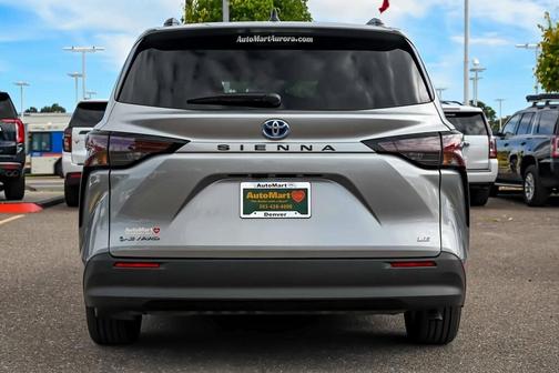 2025 Toyota Sienna LE
