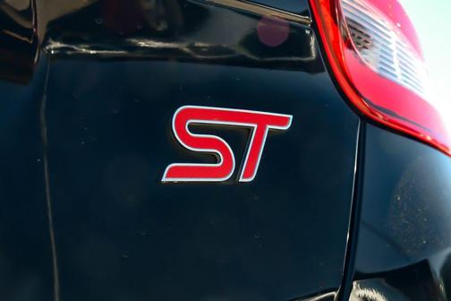 Shadow Black 2018 Ford Focus ST Base