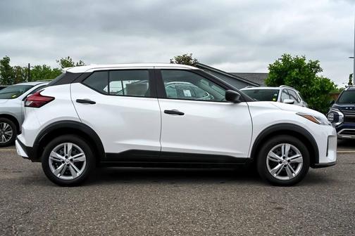 2023 Nissan Kicks S