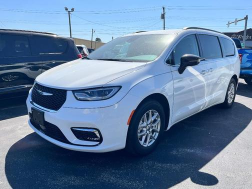 2024 Chrysler Pacifica Touring-L