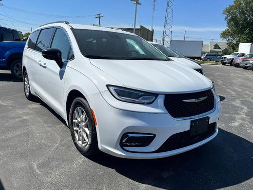 2024 Chrysler Pacifica Touring-L