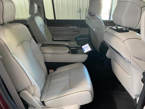 2023 Jeep Grand Wagoneer Series II