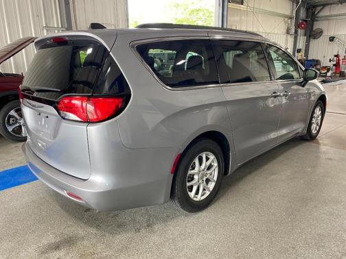 2021 Chrysler Voyager LXI