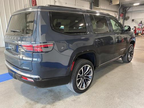 2023 Jeep Wagoneer Series III