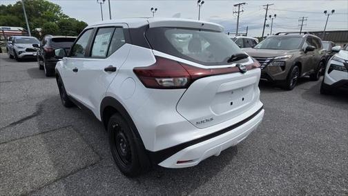 2025 Nissan Kicks S