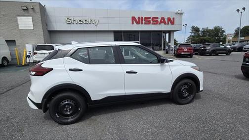 2025 Nissan Kicks S