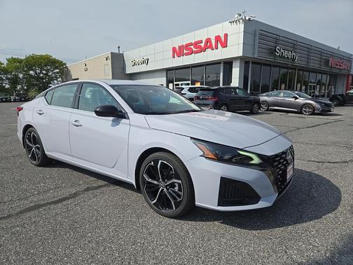 2025 Nissan Altima SR FWD