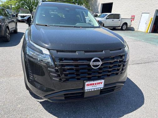 Super Black 2026 Nissan Pathfinder SV