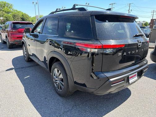 Super Black 2026 Nissan Pathfinder SV