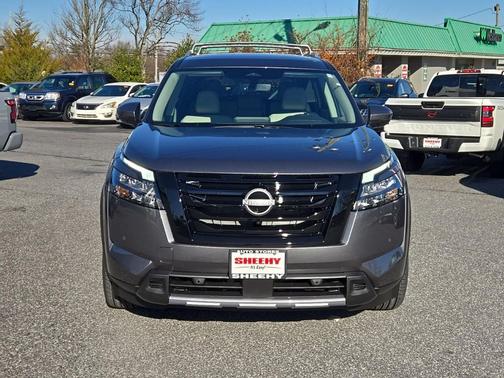 2025 Nissan Pathfinder SL 4WD