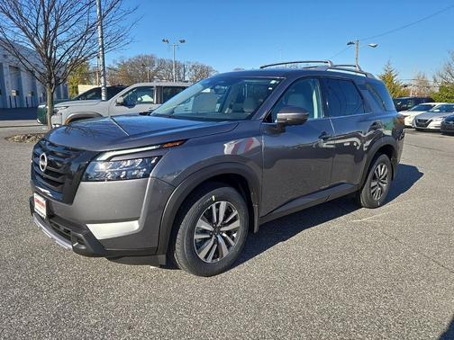 2025 Nissan Pathfinder SL 4WD