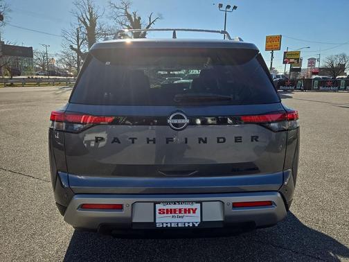 2025 Nissan Pathfinder SL 4WD