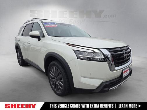 2023 Nissan Pathfinder SL 4WD