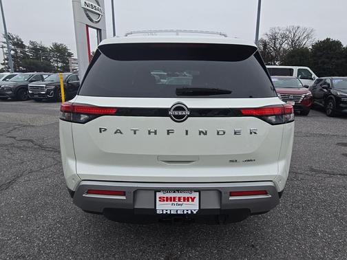2023 Nissan Pathfinder SL 4WD