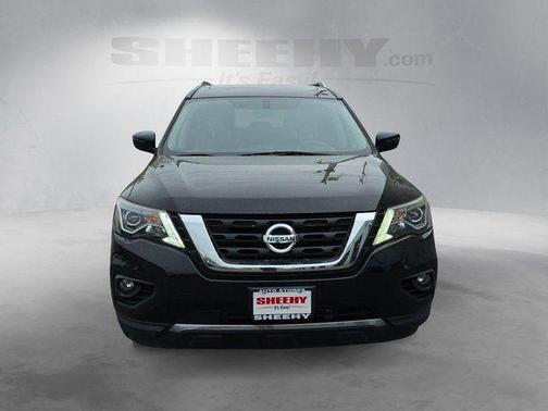 Magnetic Black Metallic 2017 Nissan Pathfinder Platinum