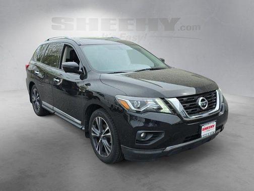 Magnetic Black Metallic 2017 Nissan Pathfinder Platinum