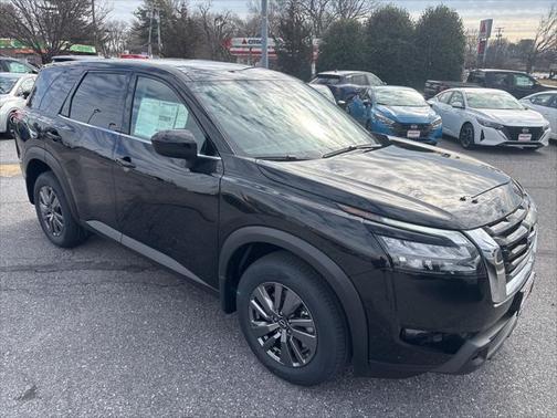 2025 Nissan Pathfinder S
