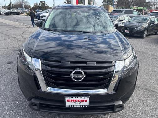 2025 Nissan Pathfinder S