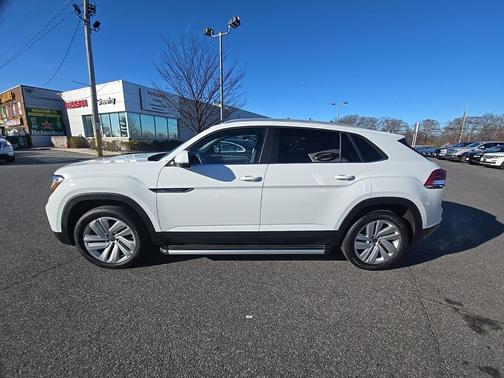 2022 Volkswagen Atlas Cross Sport 3.6L V6 SE w/Technology
