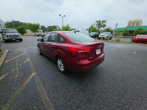 RUBY RED TINTED CLEARCOAT 2017 Ford Focus SE