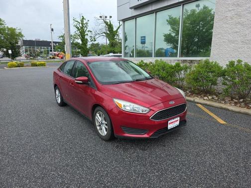 RUBY RED TINTED CLEARCOAT 2017 Ford Focus SE