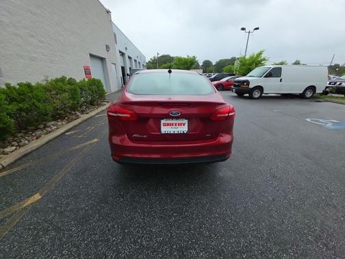 RUBY RED TINTED CLEARCOAT 2017 Ford Focus SE