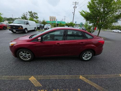 RUBY RED TINTED CLEARCOAT 2017 Ford Focus SE