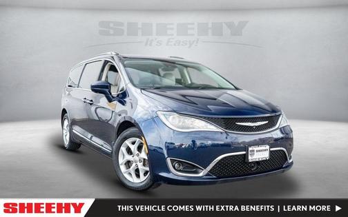 Photo 1 of 34 of 2017 Chrysler Pacifica Touring-L Plus