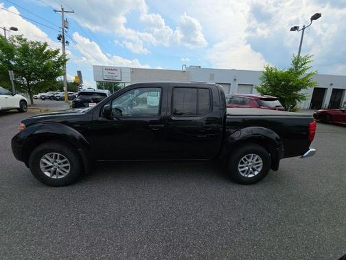 Magnetic Black Pearl 2020 Nissan Frontier SV