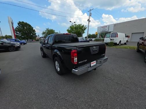 Magnetic Black Pearl 2020 Nissan Frontier SV