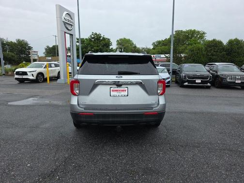 ICONIC SILVER METALLIC 2020 Ford Explorer XLT