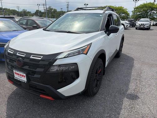 Everest White Pearl Tricoat 2026 Nissan Rogue Rock Creek