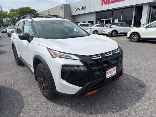 Everest White Pearl Tricoat 2026 Nissan Rogue Rock Creek