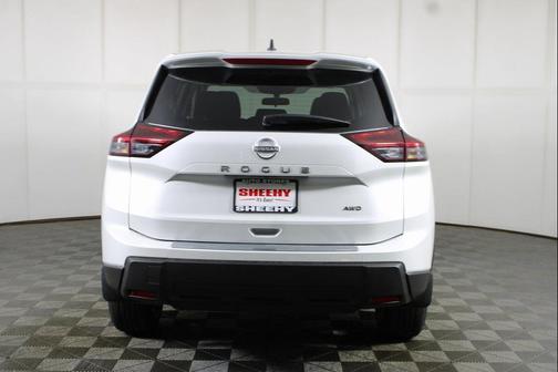 Everest White Pearl Tricoat 2026 Nissan Rogue SV