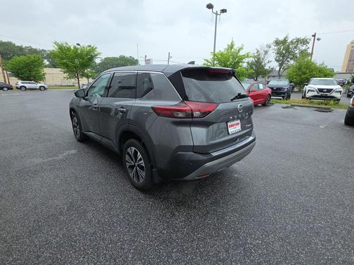 Gun Metallic 2021 Nissan Rogue SV