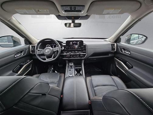 2023 Nissan Pathfinder Platinum 4WD